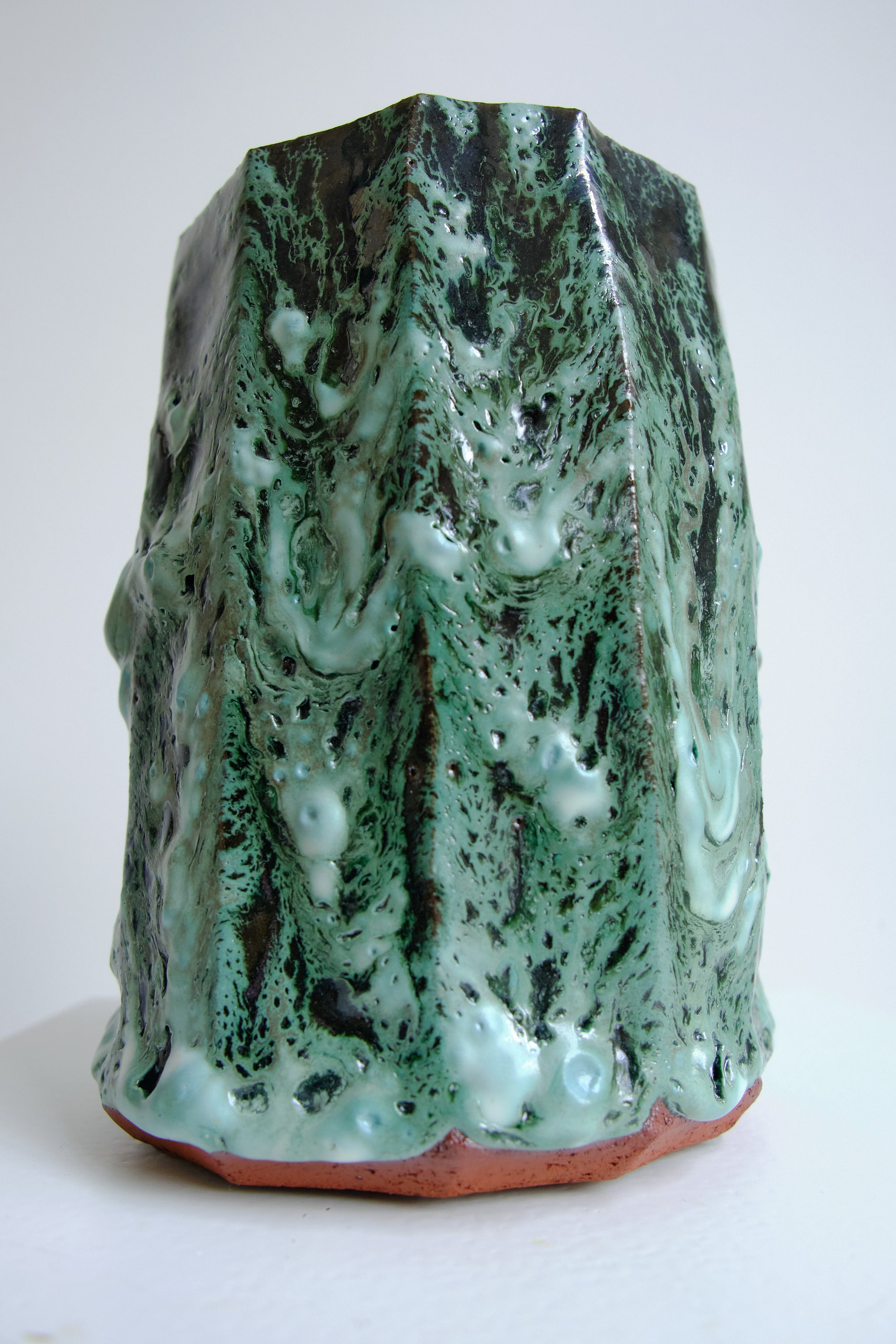 L.S. CERAMICS  / FLUTED VASE #488