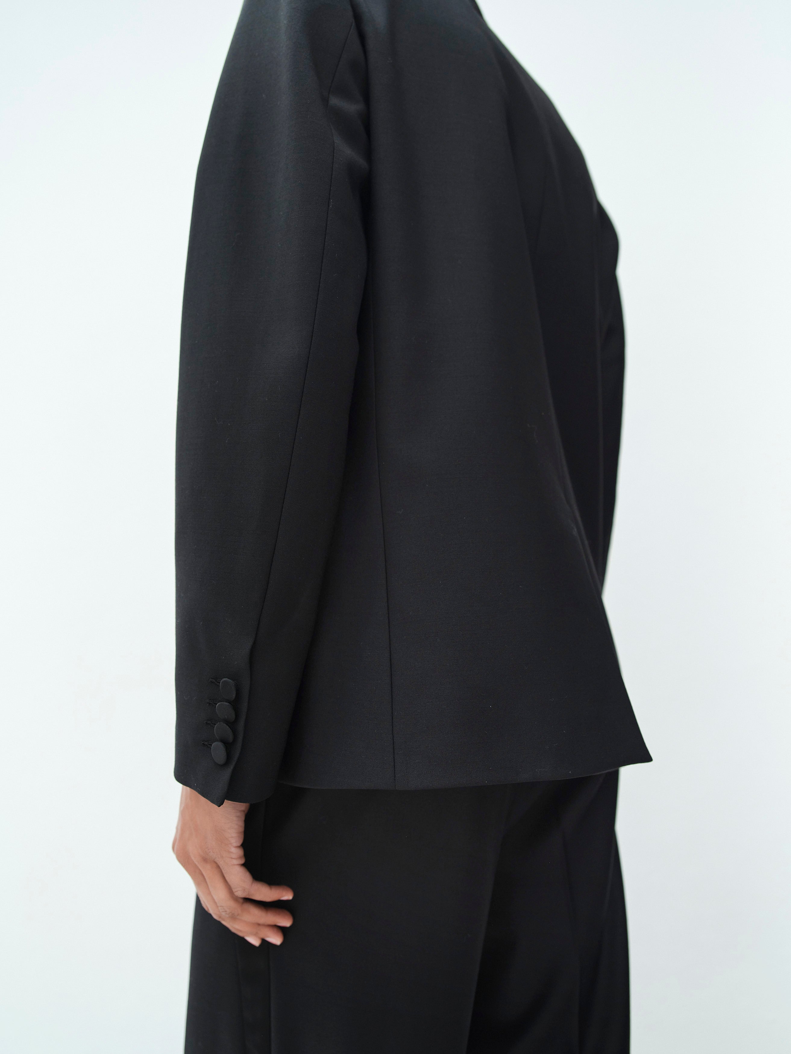TUXEDO JACKET / BLACK