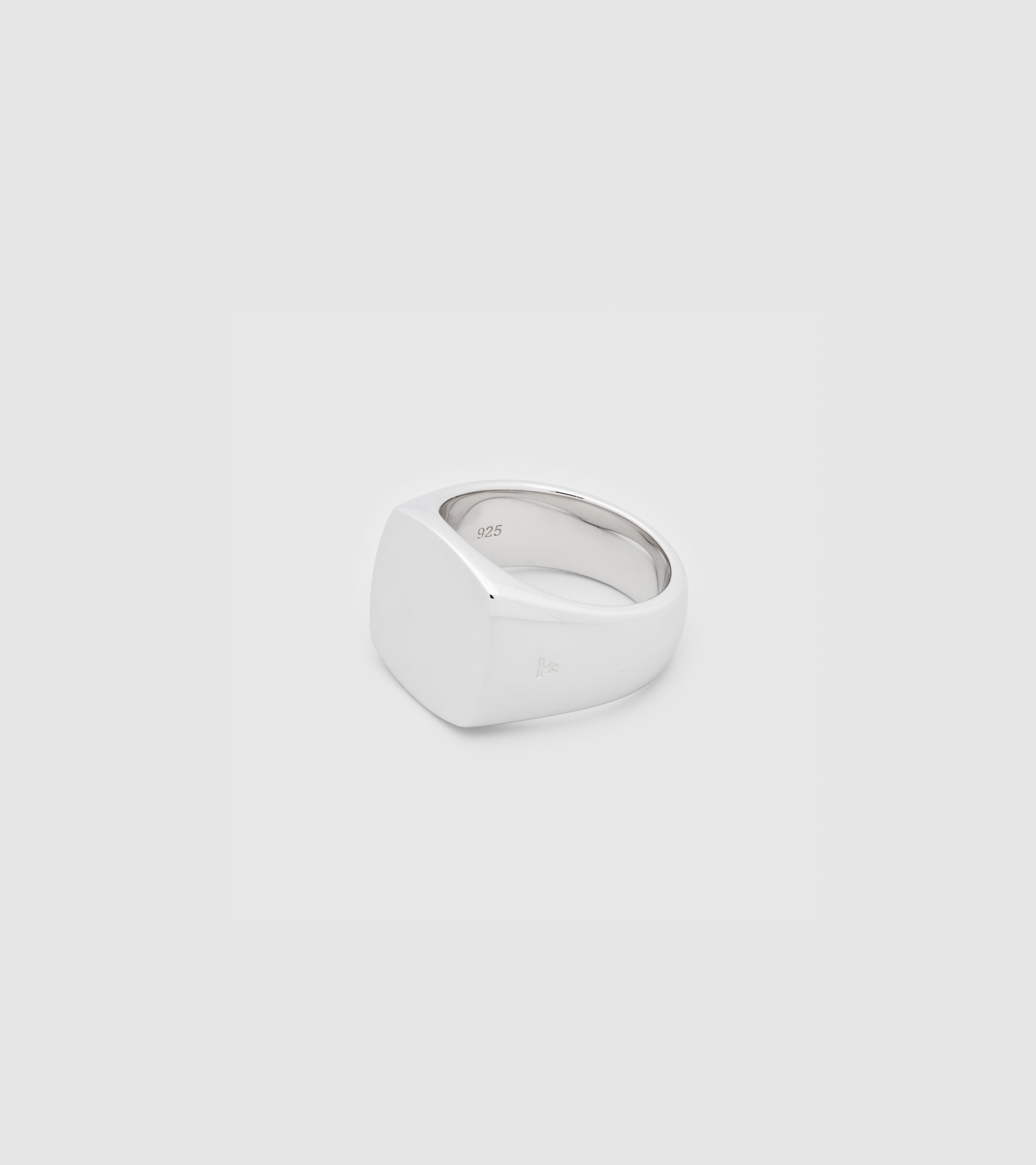 TOM WOOD / CUSHION POLISHED SILVER