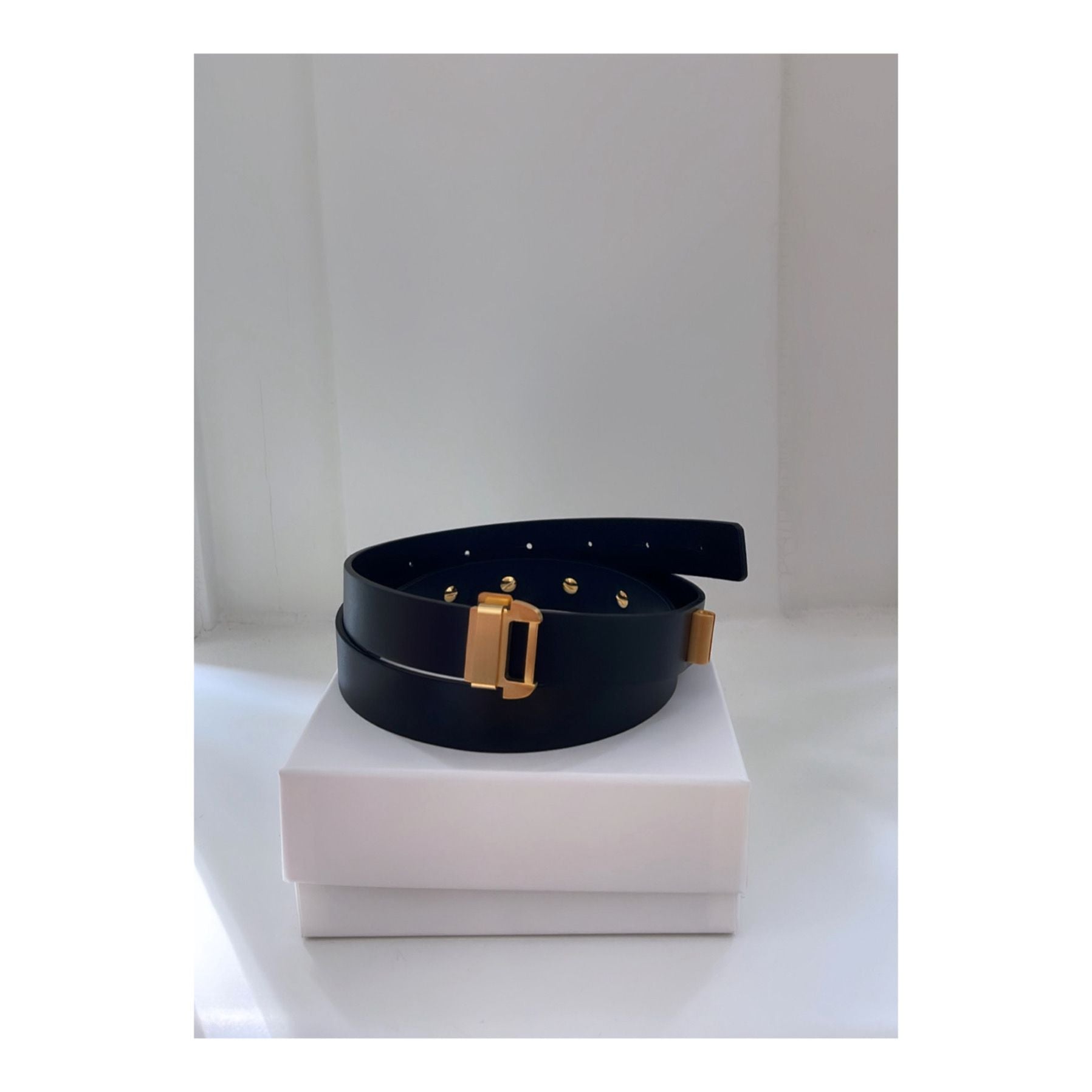 SUSAN SZATMARY, VOLTAIRE BELT / BLACK-GOLD